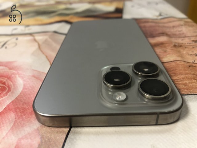 Eladó 1 éves független iPhone 15 Pro Max 