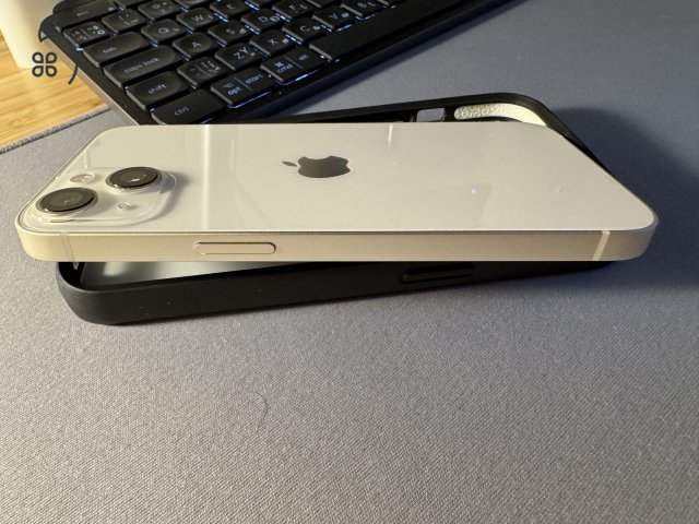 Apple iPhone 13 128 GB Starlight karcmentes, szép állapotban