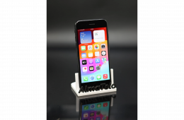 Apple iPhone SE (2020) 64 GB Black 100% akku - 12 HÓ GARANCIA