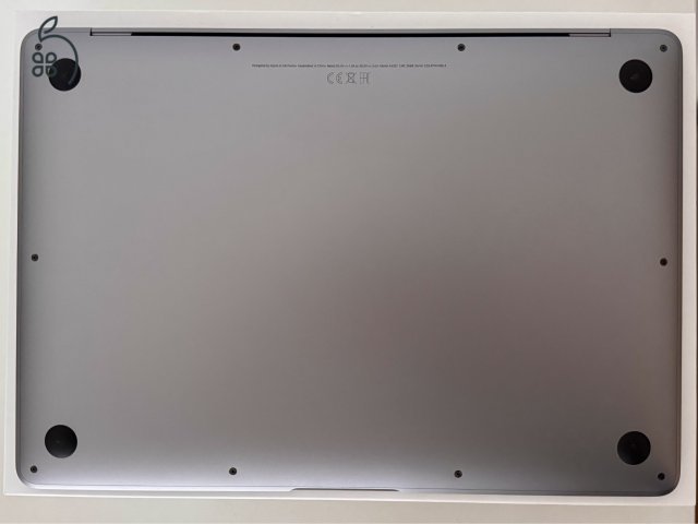 Eladó Apple MacBook Air 13” (2020, M1, 8GB/256GB) – újszerű állapotban