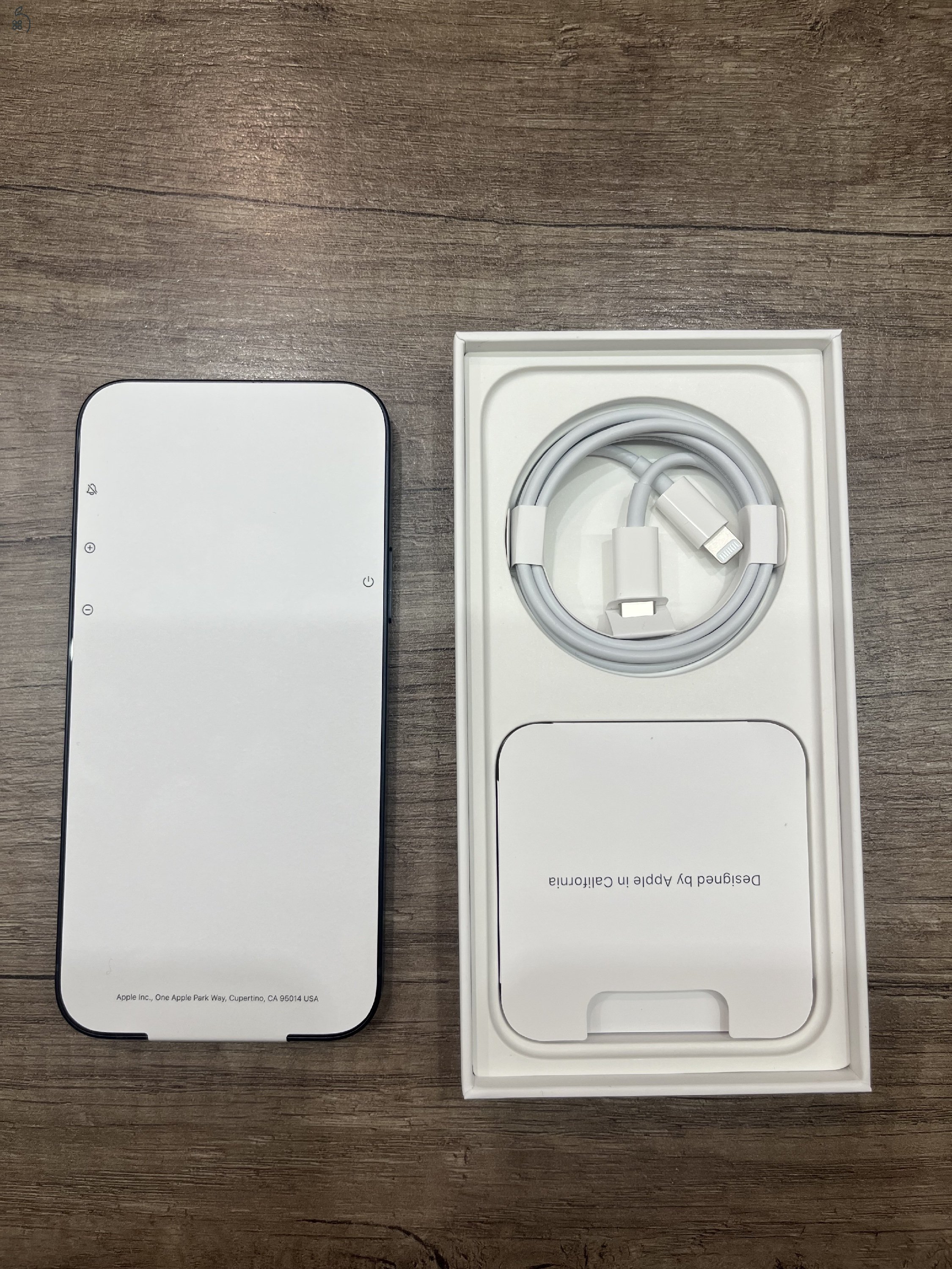 Eladó iPhone 12 – 64 GB – Fekete