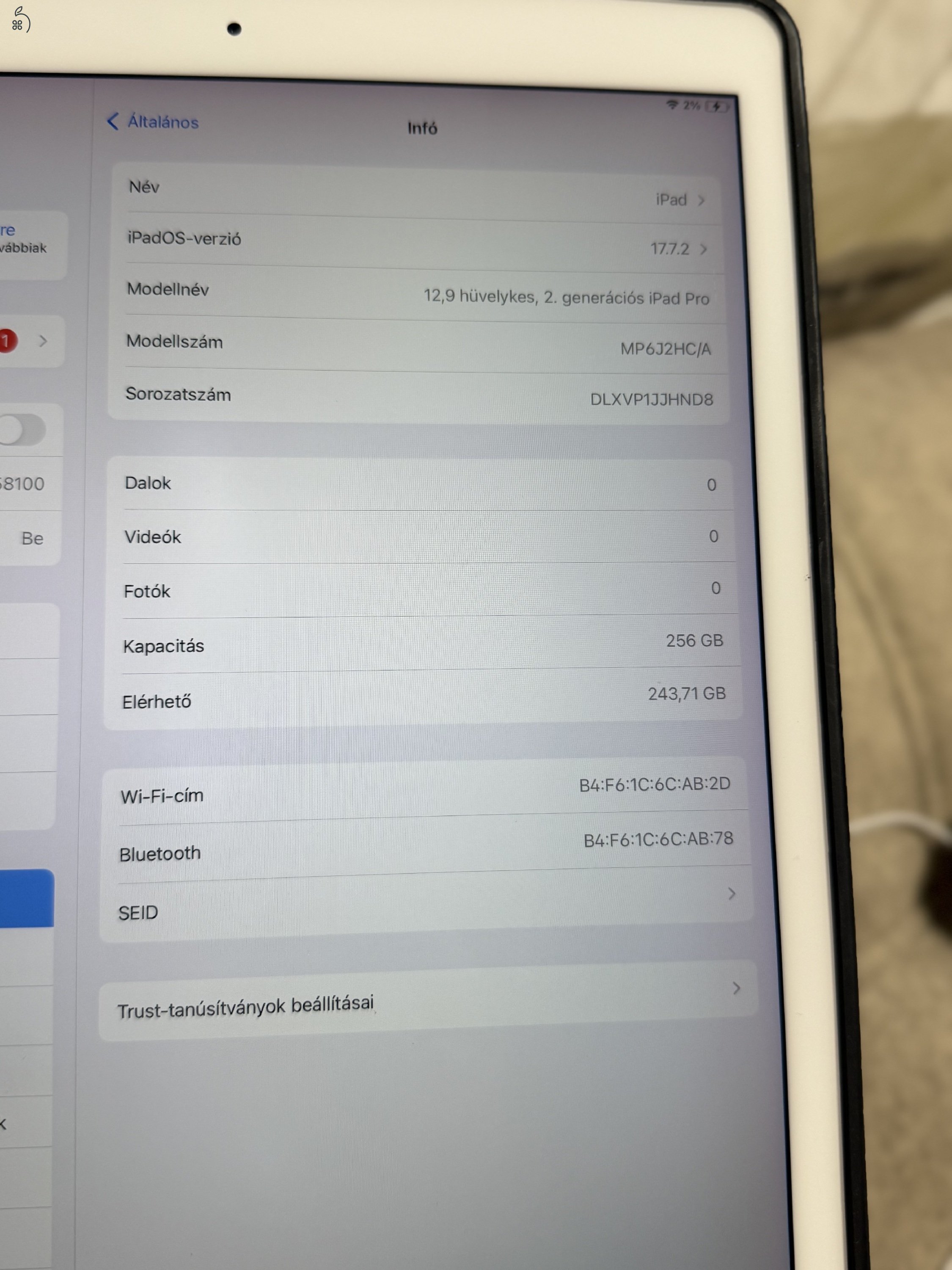 Ipad pro 2. Gen 12,9 256 GB ceruzával