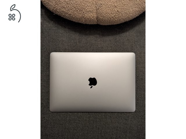 MacBook Air M1 megkímélt állapot 