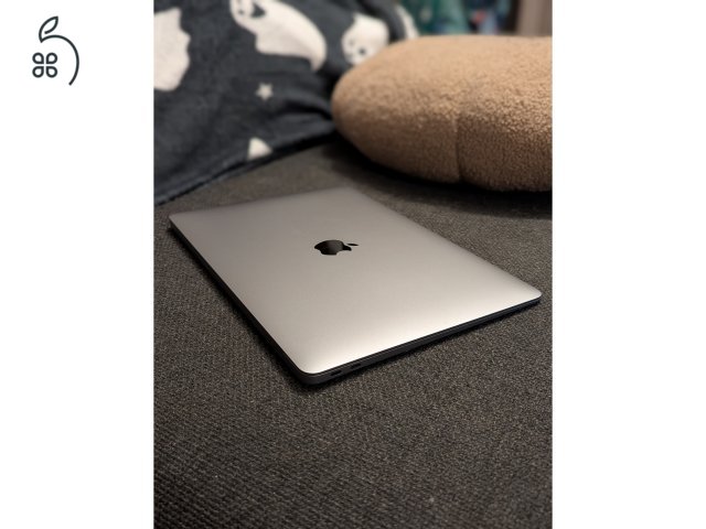 MacBook Air M1 megkímélt állapot 