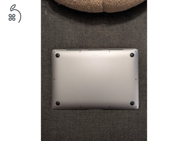 MacBook Air M1 megkímélt állapot 