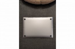 MacBook Air M1 megkímélt állapot 