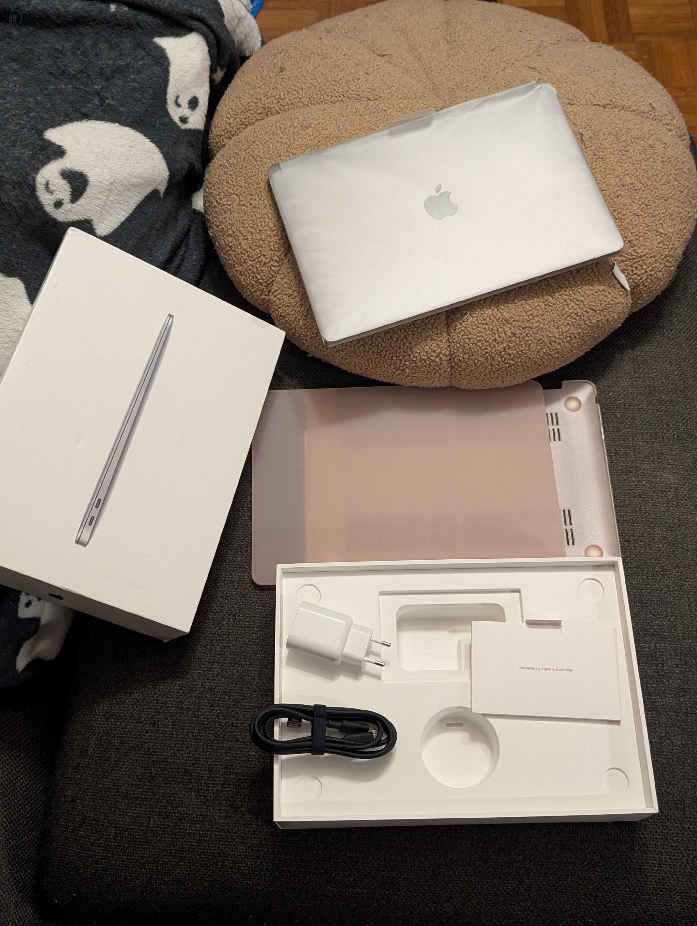 MacBook Air M1 megkímélt állapot 