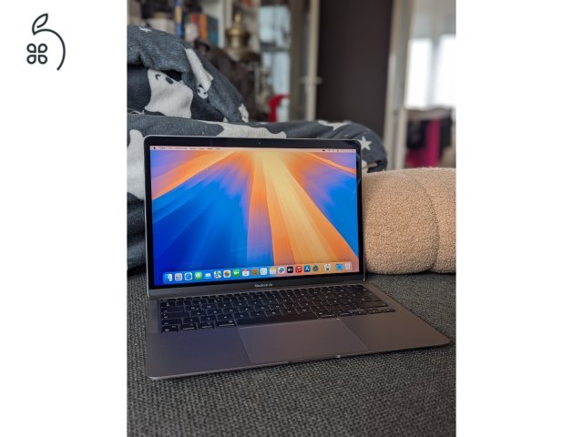 MacBook Air M1 magyar billentyűzet, megkímélt állapot 