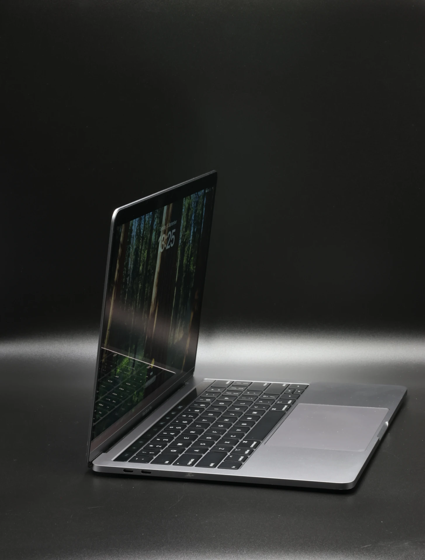 Apple MacBook Pro 13″ Touch Bar 2019 i7 1TB Space Gray akku - 12 HÓ GARANCIA