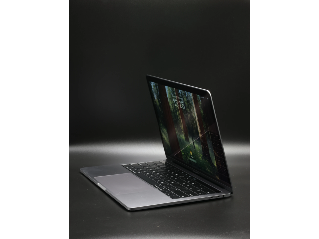Apple MacBook Pro 13″ Touch Bar 2019 i7 1TB Space Gray akku - 12 HÓ GARANCIA