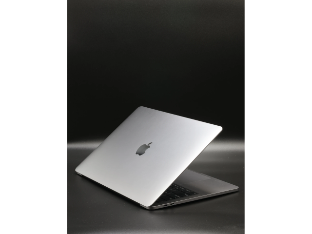 Apple MacBook Pro 13″ 2017 i7 256 GB Space Gray akku - 12 HÓ GARANCIA