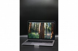 Apple MacBook Pro 13″ 2017 i7 256 GB Space Gray akku - 12 HÓ GARANCIA