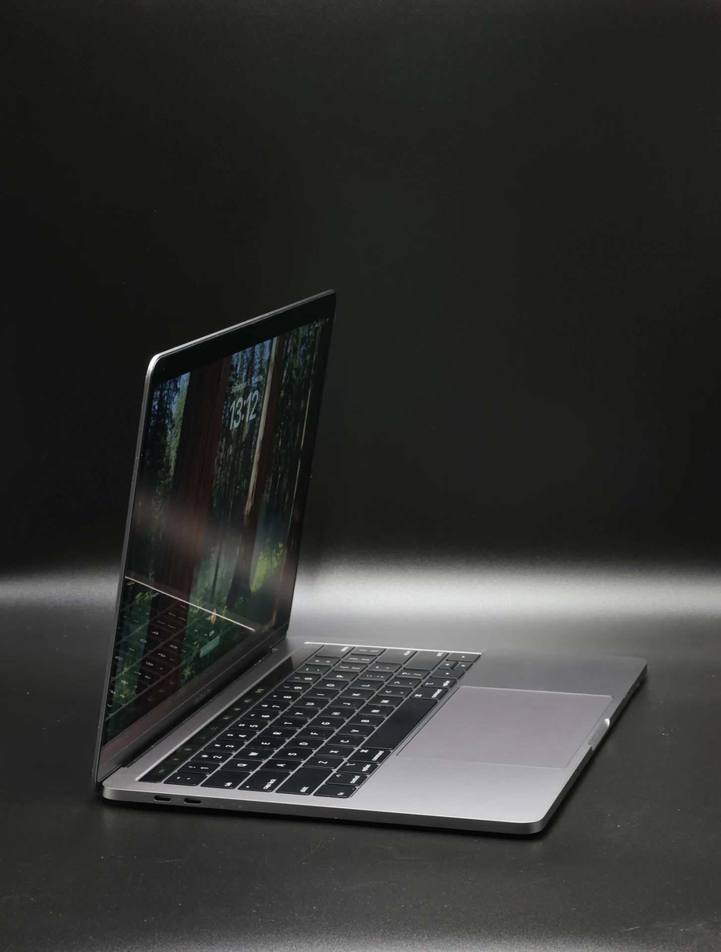 Apple MacBook Pro 13″ Touch Bar 2019 i7 1TB Space Gray akku - 12 HÓ GARANCIA