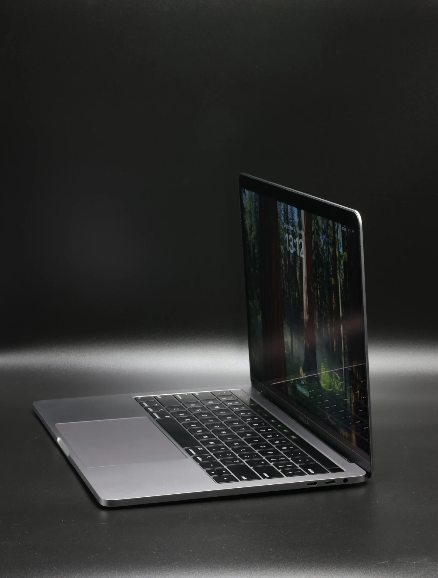 Apple MacBook Pro 13″ Touch Bar 2019 i7 1TB Space Gray akku - 12 HÓ GARANCIA
