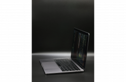 Apple MacBook Pro 13″ Touch Bar 2019 i7 1TB Space Gray akku - 12 HÓ GARANCIA