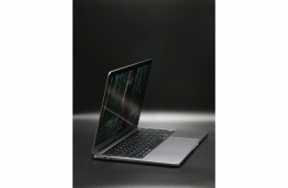 Apple MacBook Pro 13″ Touch Bar 2020 i7 1TB Space Gray akku - 12 HÓ GARANCIA