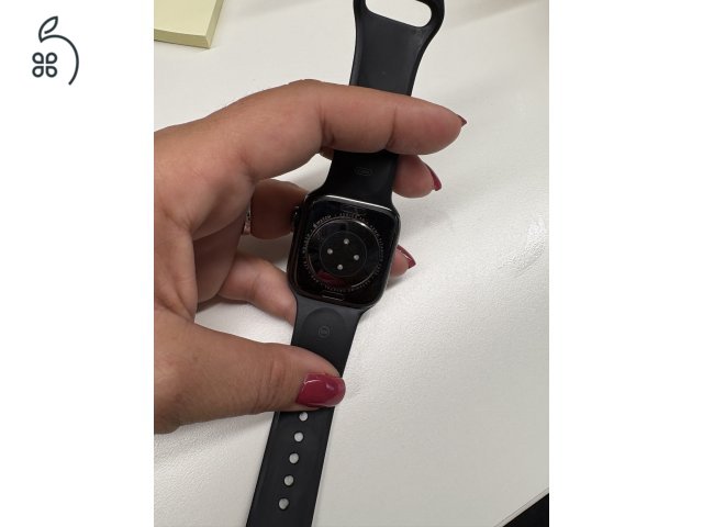 Apple Watch S10 eSIM palaszürke titán házzal, fekete sport szíjjal S/M