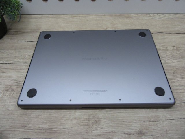 Apple MacBook Pro 14” (2021, M1 Pro) – Liquid Retina XDR, ProMotion 120 Hz, 8-magos CPU / 14-magos GPU – 16/500 – Használt, karcmentes – 95% akku (32 ciklus) – Garancia 3 hónap