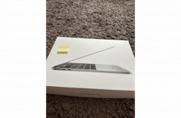 MacBook Pro M1 (13”, 8GB/256GB, 94% akkumulátor)