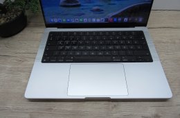 Apple MacBook Pro 14” (2021, M1 Pro) – Liquid Retina XDR, ProMotion 120 Hz – 8-magos CPU / 14-magos GPU – 16/500 – Használt, újszerű (külsőleg teljesen fóliázva) – 82% akku (377 ciklus) – Garancia 3 hónap