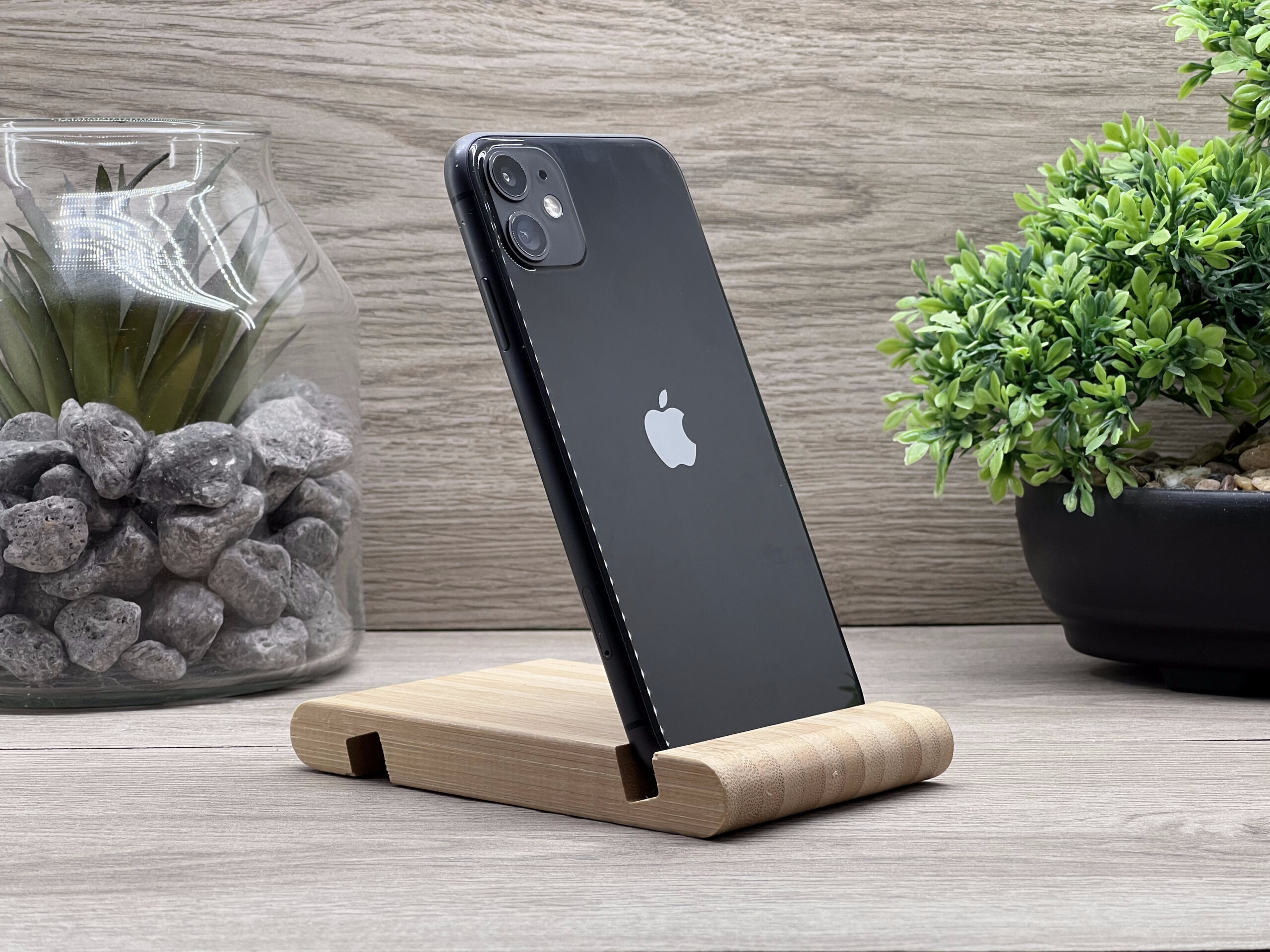 iPhone 11 Black 64GB 2 ÉV Garanciával Számlával 93% Akksi