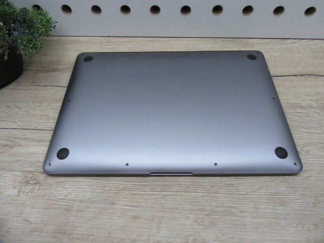 Apple MacBook Air 13” (2020, M1) – Csendes erő, Retina kijelző – 8/256 – Használt, karcmentes – 91% akku (122 ciklus) – Garancia 3 hónap
