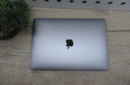 Apple MacBook Air 13” (2020, M1) – Csendes erő, Retina kijelző – 8/256 – Használt, karcmentes – 91% akku (122 ciklus) – Garancia 3 hónap