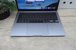 Apple MacBook Air 13” (2020, M1) – Csendes erő, Retina kijelző – 8/256 – Használt, karcmentes – 91% akku (122 ciklus) – Garancia 3 hónap