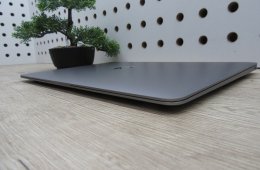 Apple MacBook Air 13” (2020, M1) – Csendes M1 erő, Retina kijelző, 15 órás üzemidő – 8/256 – Használt, szép – 90% akku (44 ciklus) – Garancia 3 hónap