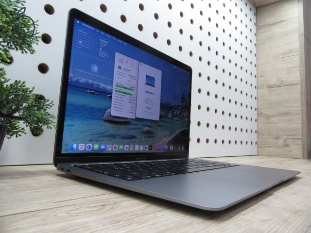 Apple MacBook Air 13” (2020, M1) – Csendes M1-teljesítmény, Retina kijelző – 8/256 – Használt, karcmentes – 86% akku (172 ciklus) – Garancia 3 hónap