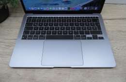 Apple MacBook Air 13” (2020, M1) – Csendes M1-teljesítmény, Retina kijelző – 8/256 – Használt, karcmentes – 86% akku (172 ciklus) – Garancia 3 hónap