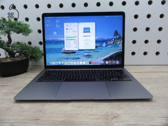 Apple MacBook Air 13” (2020, M1) – Csendes M1-teljesítmény, Retina kijelző – 8/256 – Használt, karcmentes – 86% akku (172 ciklus) – Garancia 3 hónap