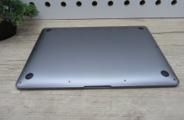 Apple MacBook Air 13” (2020, M1) – Csendes M1-teljesítmény, Retina kijelző, ~15 óra üzemidő – 8/256 – Használt, újszerű – 93% akku (62 ciklus) – Garancia 3 hónap