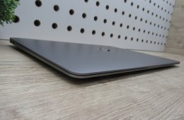 Apple MacBook Air 13” (2020, M1) – Csendes M1-teljesítmény, Retina kijelző, ~15 óra üzemidő – 8/256 – Használt, újszerű – 93% akku (62 ciklus) – Garancia 3 hónap
