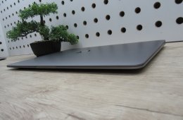 Apple MacBook Air 13” (2020, M1) – Csendes M1-teljesítmény, Retina kijelző, ~15 óra üzemidő – 8/256 – Használt, újszerű – 93% akku (62 ciklus) – Garancia 3 hónap