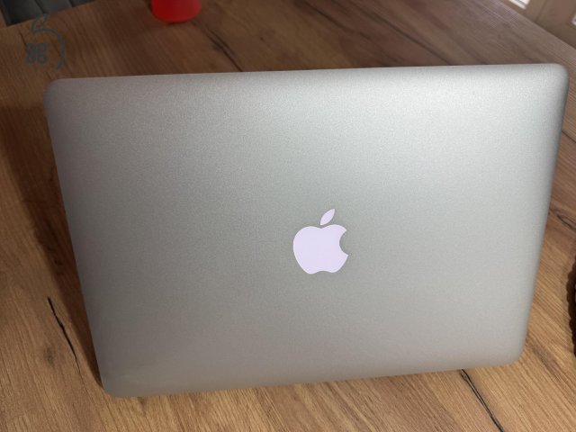 Megkímélt Macbook Air eladó