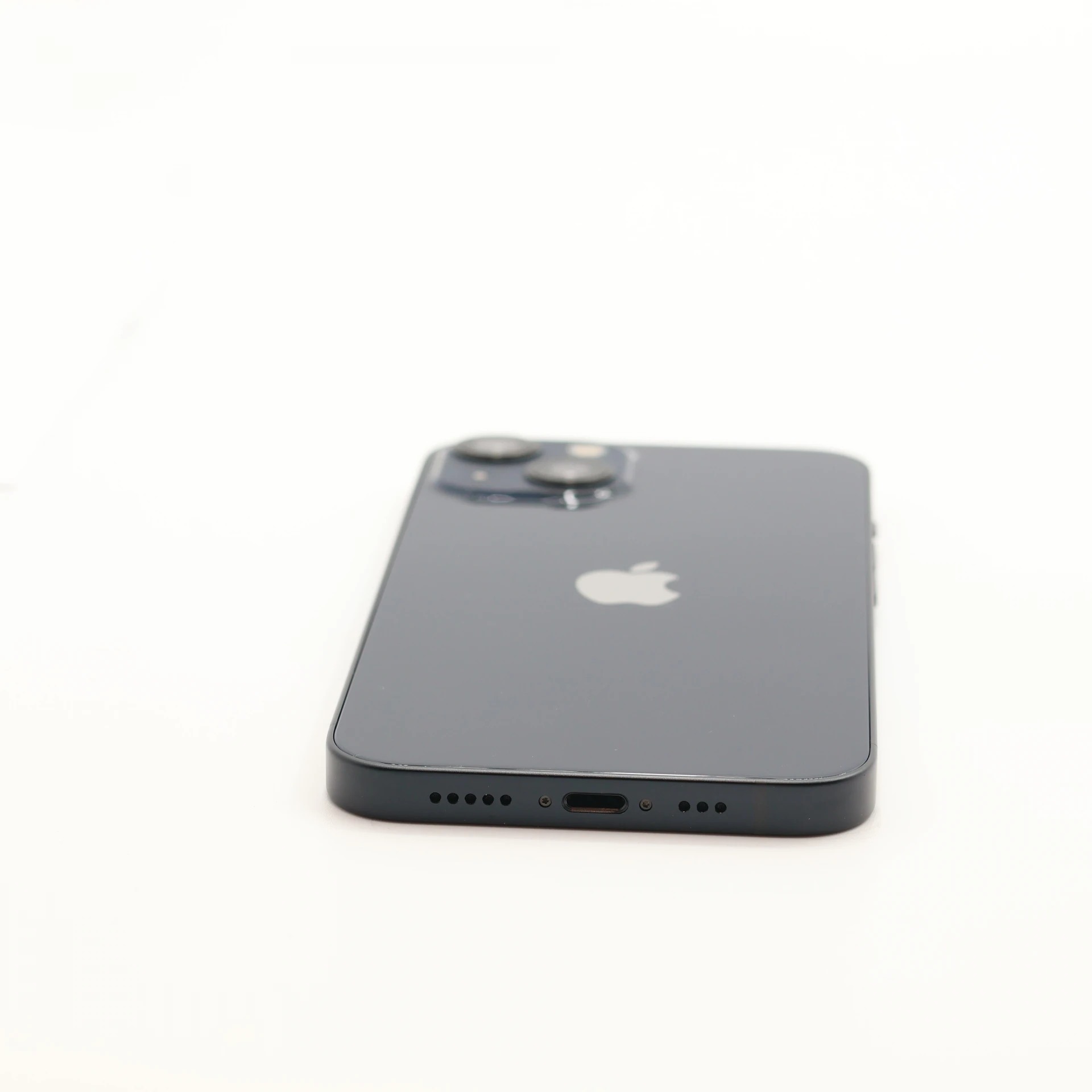 1 év garanciával! Felújított iPhone 13 128 GB Midnight