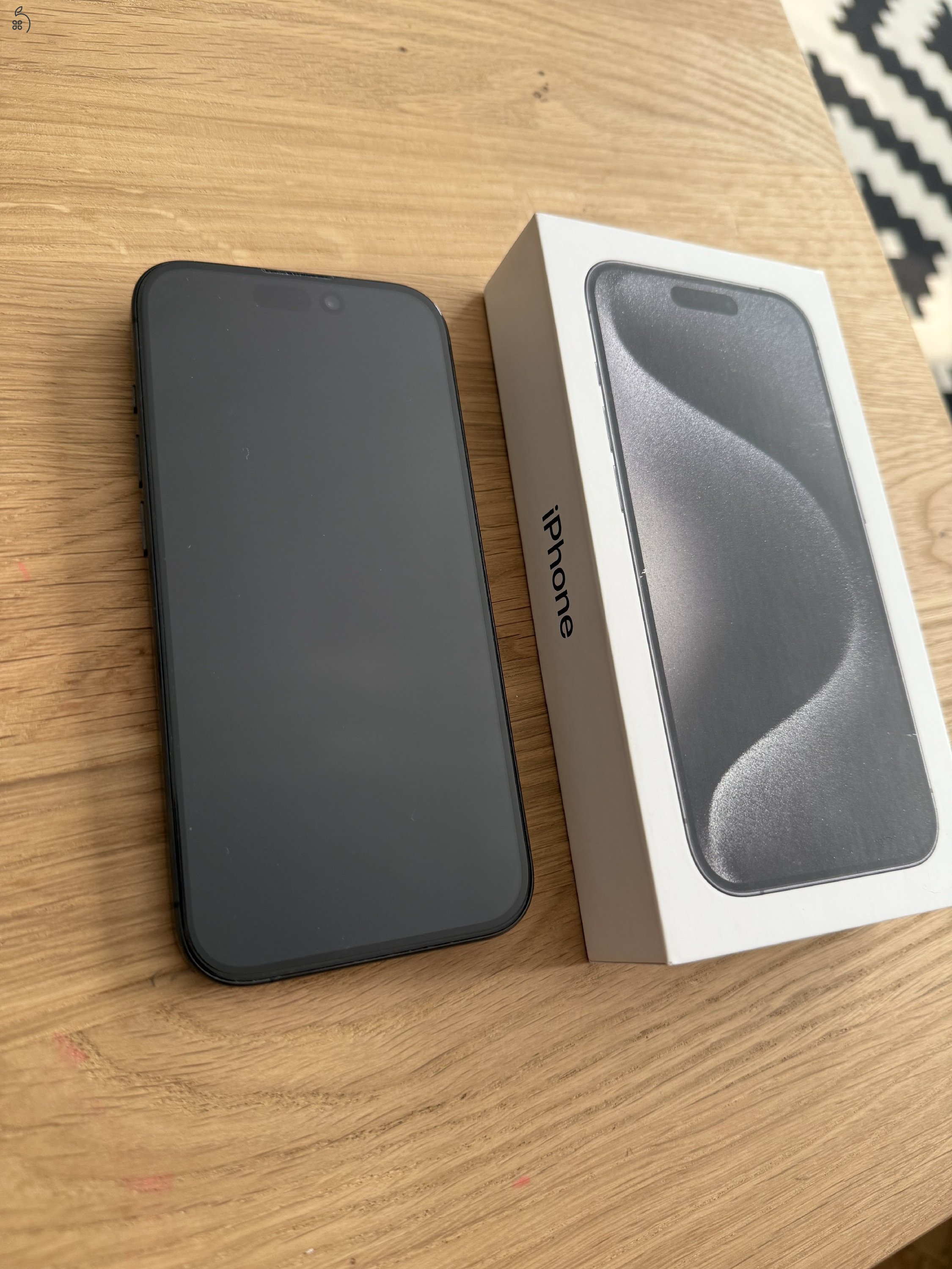karcmentes Iphone 15 pro eladó magánszemélytől