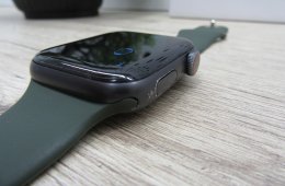 Apple Watch Series 6 – 44 mm – Space Gray Aluminum, Cellular, Always-On Retina – Használt, megkímélt – 80% akku – Garancia 3 hónap
