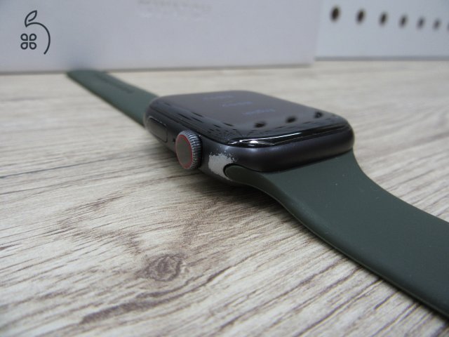 Apple Watch Series 6 – 44 mm – Space Gray Aluminum, Cellular, Always-On Retina – Használt, megkímélt – 80% akku – Garancia 3 hónap