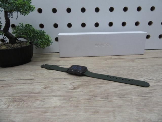 Apple Watch Series 6 – 44 mm – Space Gray Aluminum, Cellular, Always-On Retina – Használt, megkímélt – 80% akku – Garancia 3 hónap