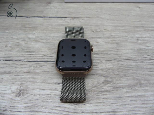 Apple Watch Series 5 – 44 mm – Gold Stainless Steel – Always-On Retina, EKG, Cellular – Használt, karcmentes – Garancia 3 hónap