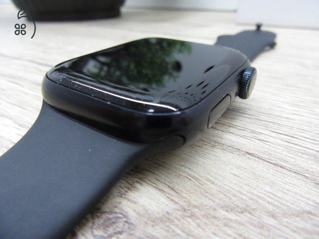 Apple Watch Series 8 – 45 mm Alumínium – Always-On Retina, EKG, ütközésészlelés – Használt, megkímélt – 87% akku – Garancia 3 hónap