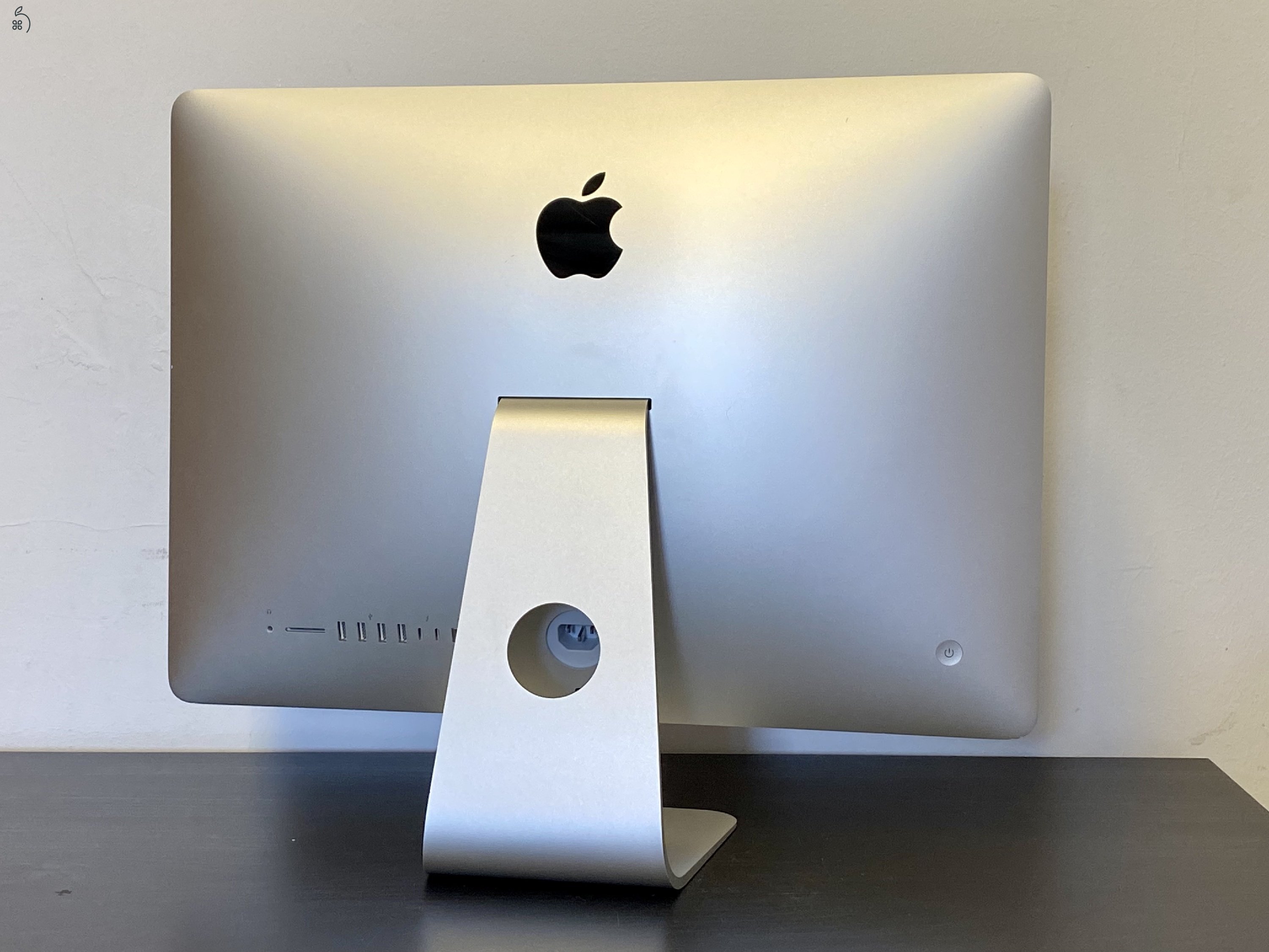 Apple iMac 2019 21.5 4K i3 8GB RAM 500GB SSD