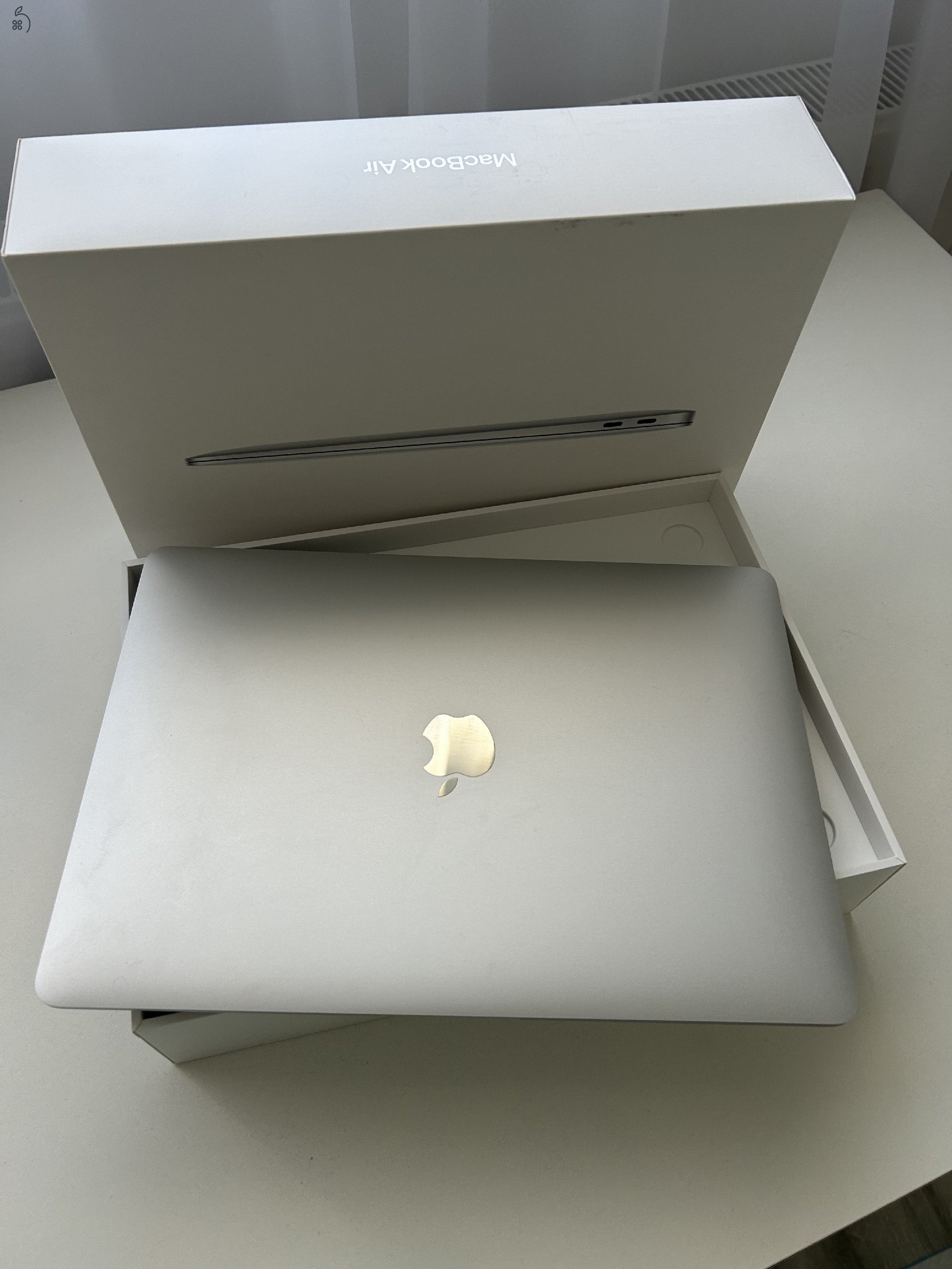 Macbook air M1 256/8 sérült kijelző 