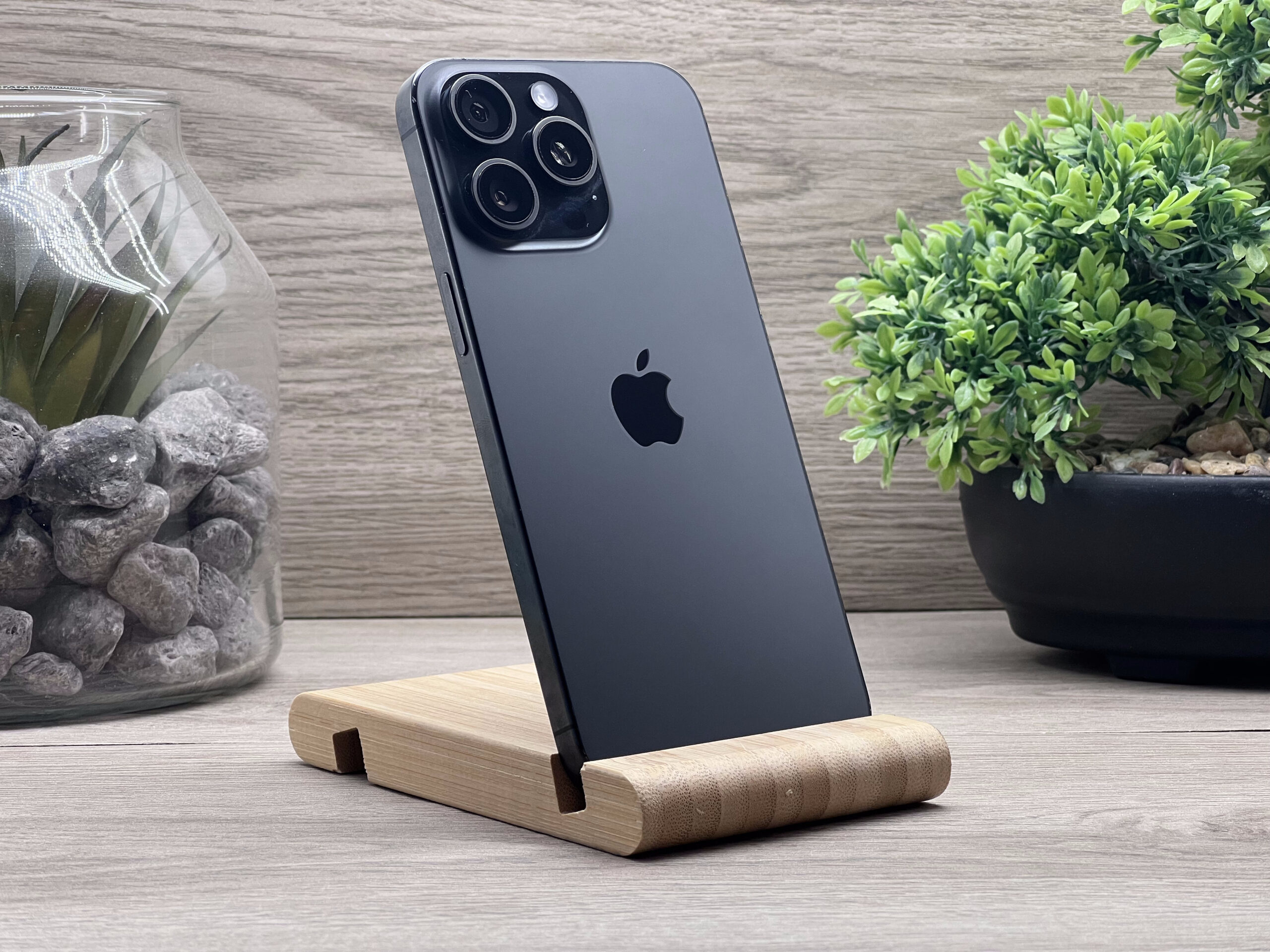 iPhone 15 Pro Max Black Titanium 256GB 2 ÉV Garanciával Számlával 92% Akksi
