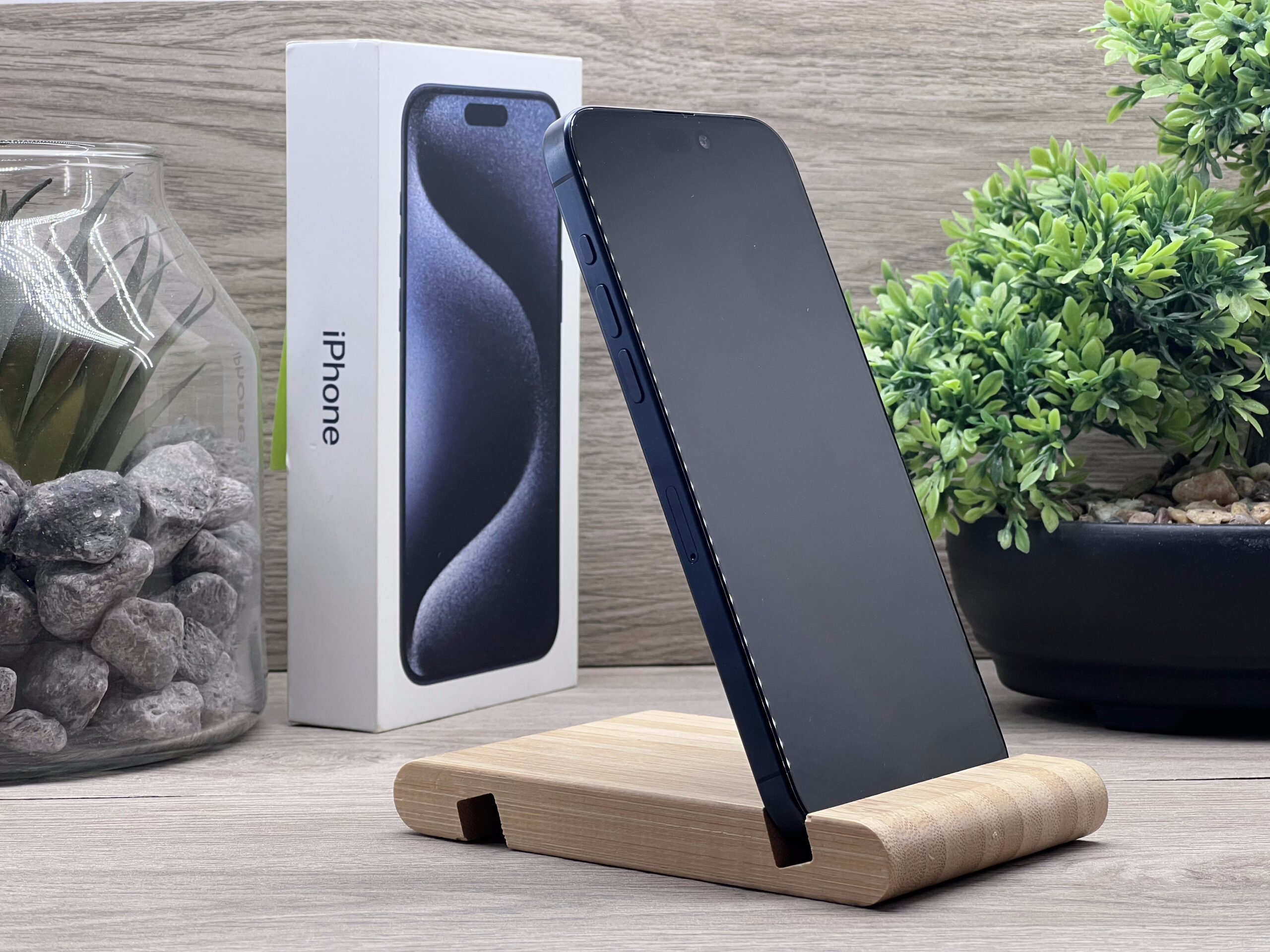 Hibátlan iPhone 15 Pro Max Blue Titanium 256GB 2 ÉV Garanciával Számlával 96% Akksi