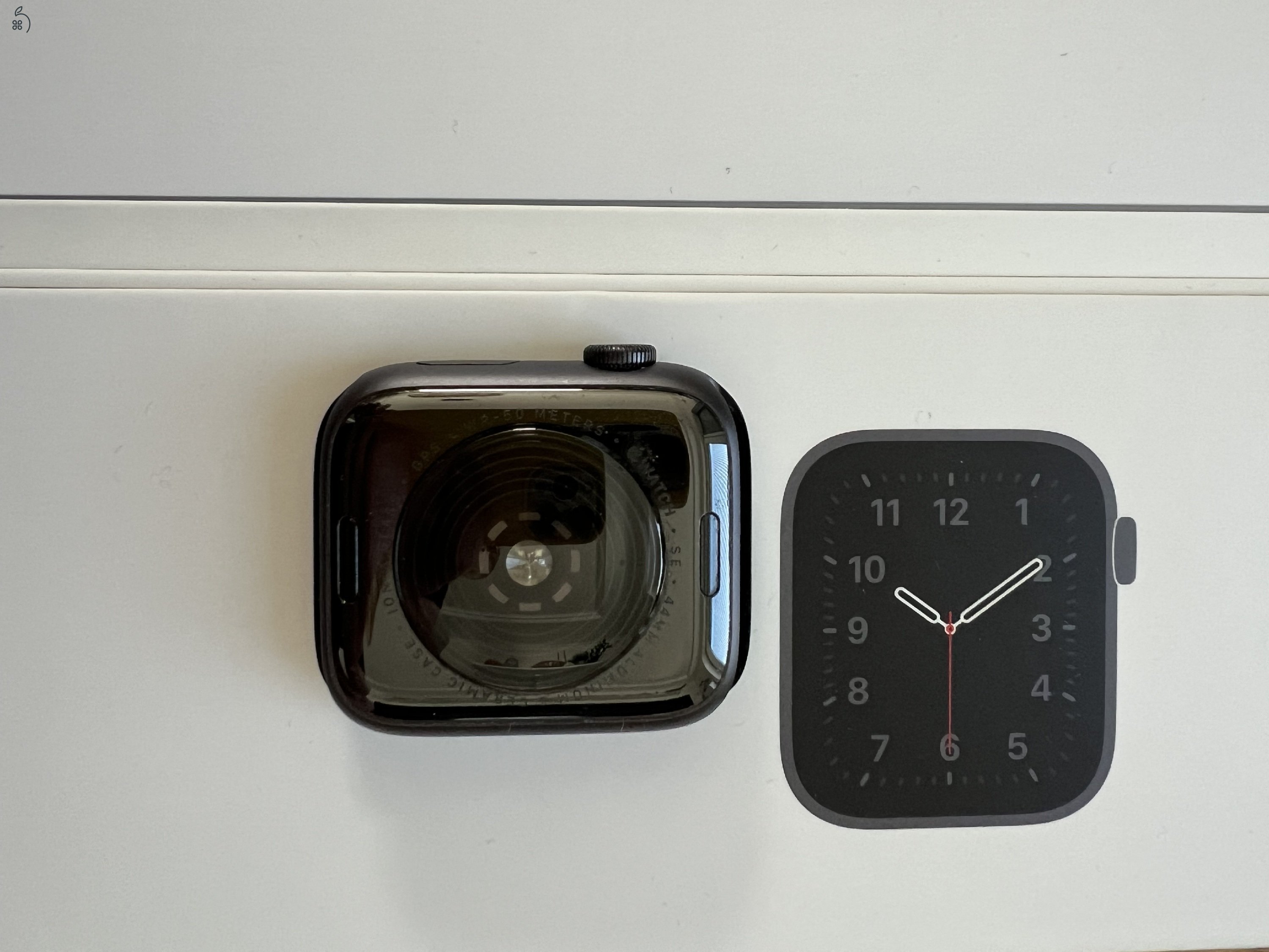 Apple Watch SE Space Gray 44mm, hibátlan állapot