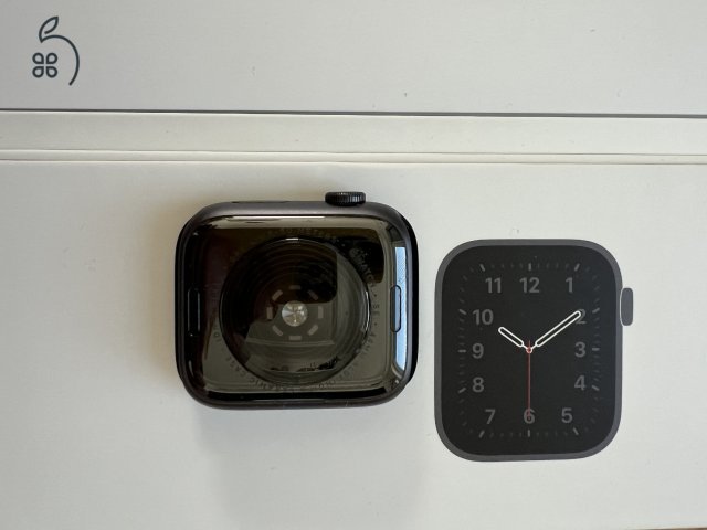 Apple Watch SE Space Gray 44mm, hibátlan állapot