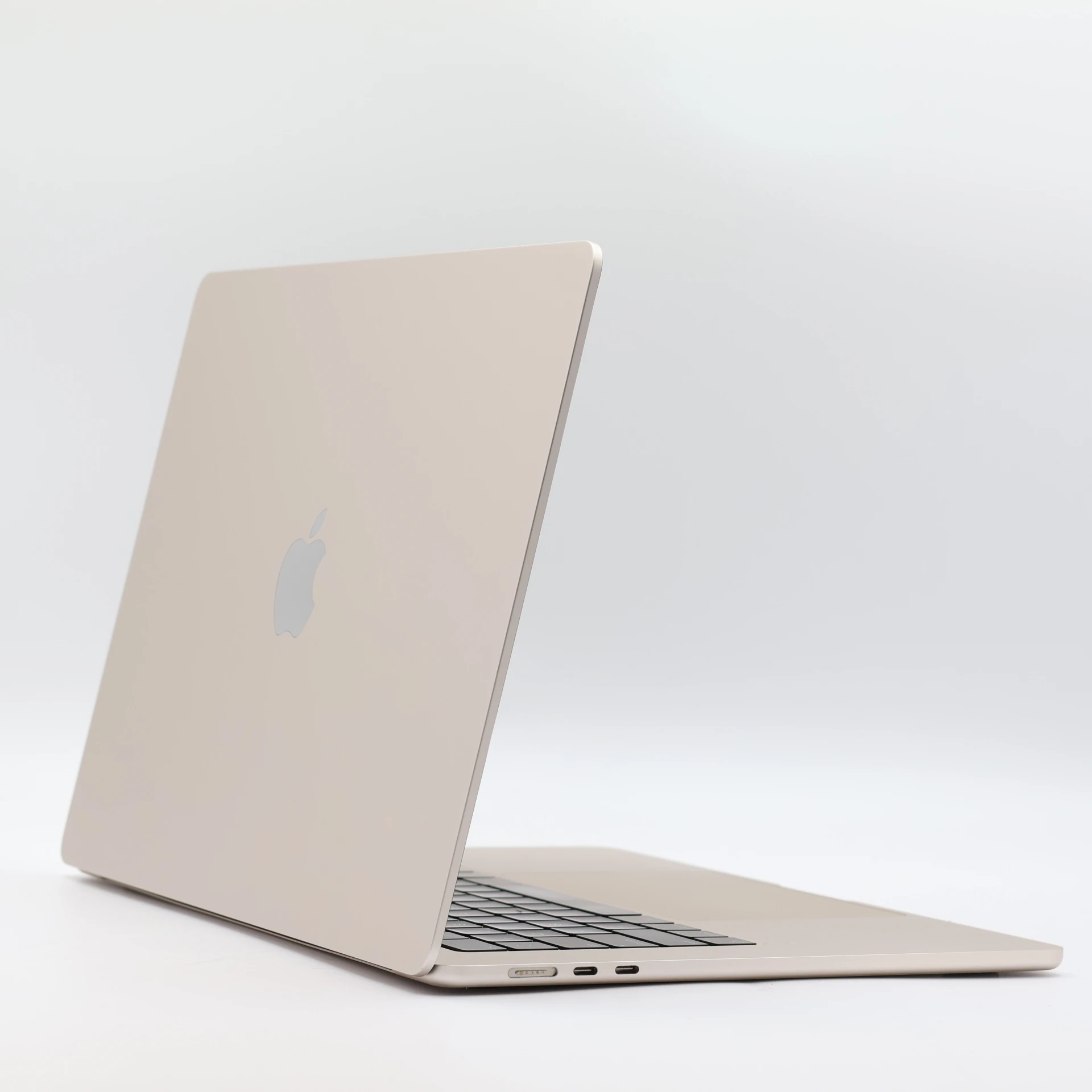 1 év garanciával! Felújított Apple Macbook AIR M2 2023 256 GB Starlight